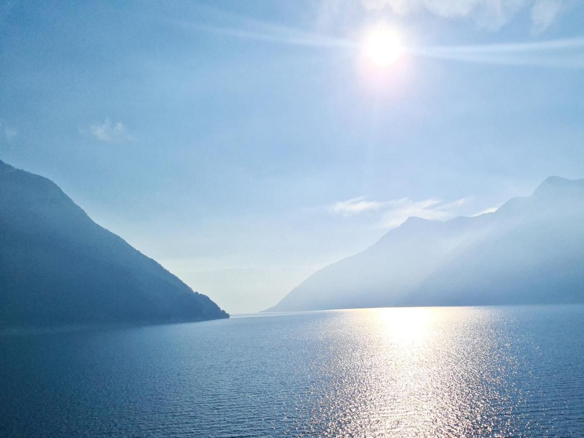 Colonno Panoramica Lago Di Como Buitenkant foto